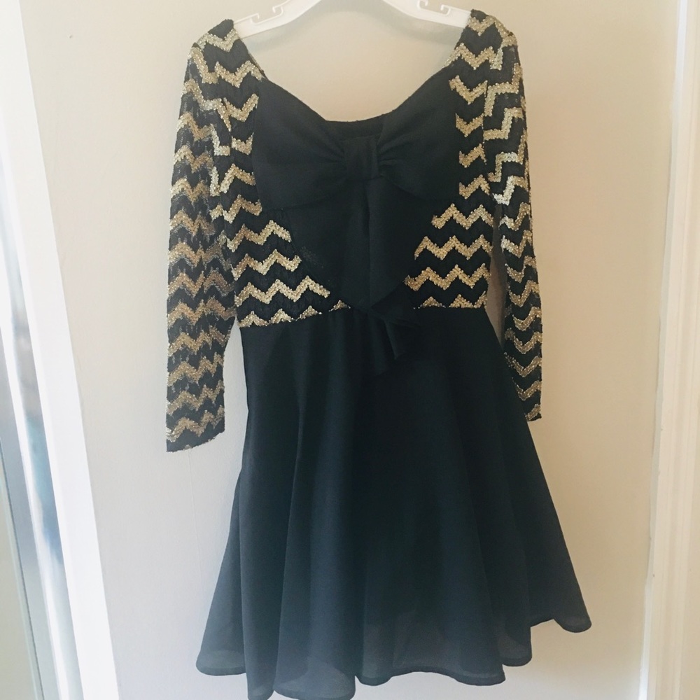 Dress - Picture 7 of 11